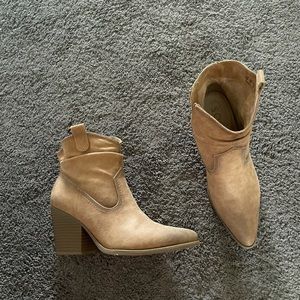 Cute rustic booties- size 8